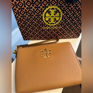 NEW Tory Burch Britten large zip pouch